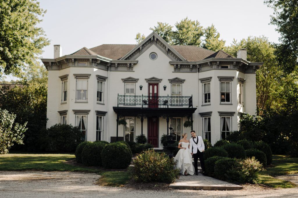 wedding couple at Richwood on the River in Northern Kentucky