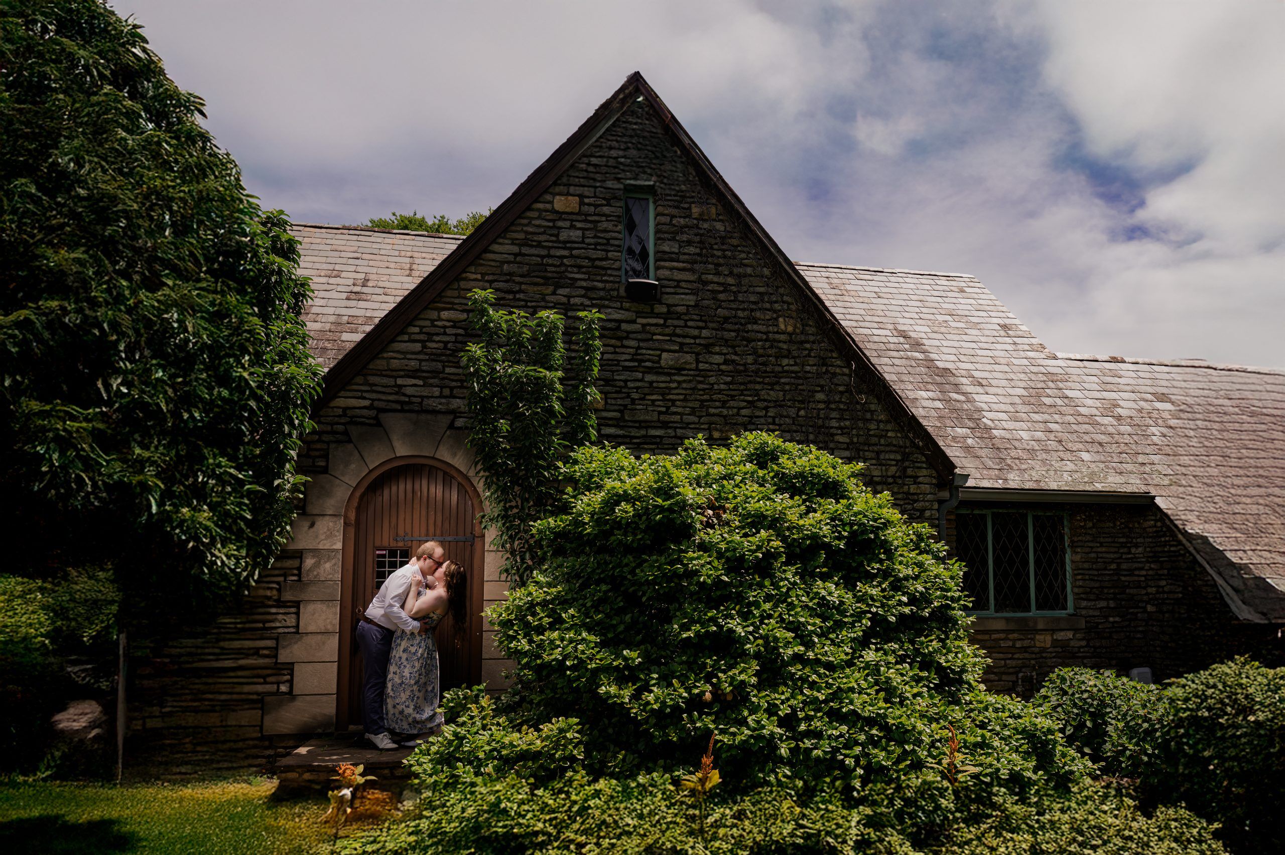 Elegant Louisville wedding photography at Yew Dell Botanical Gardens
