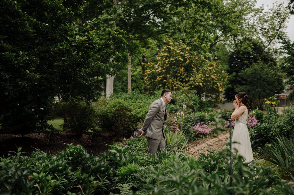 first look locations in Lousiville Historic Whitehall